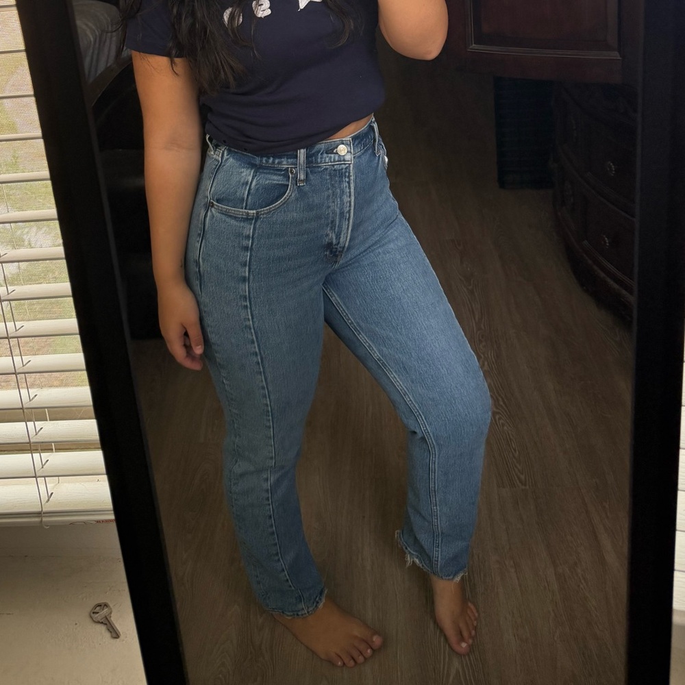Abercrombie & Fitch The 90s Straight Ultra High Rise Jeans- Curve Love